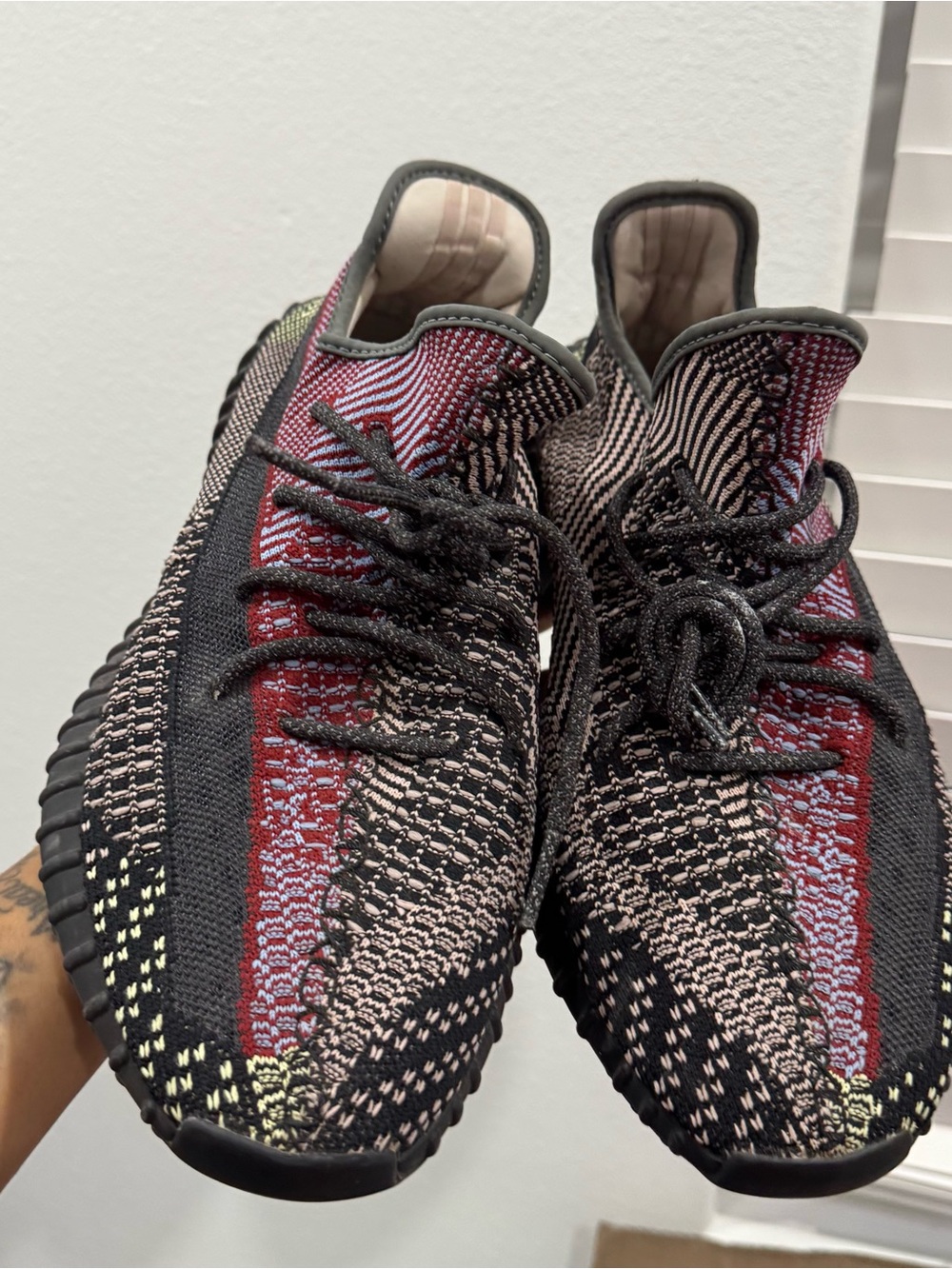 AUTH Adidas YEEZY Boost 350 V2 'Yecheil SIZE 13 - Picture 2 of 6